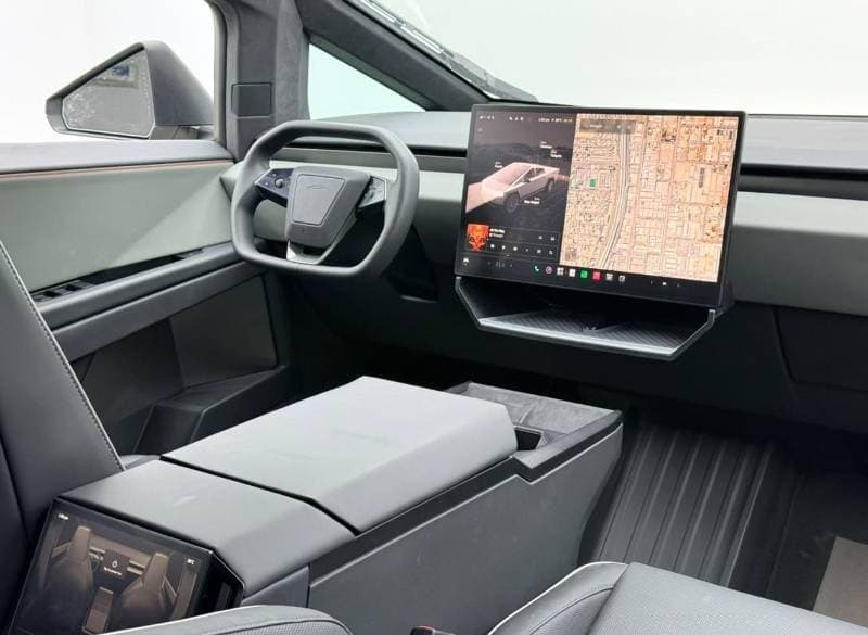 2026 Tesla Cybertruck thumbnail 10