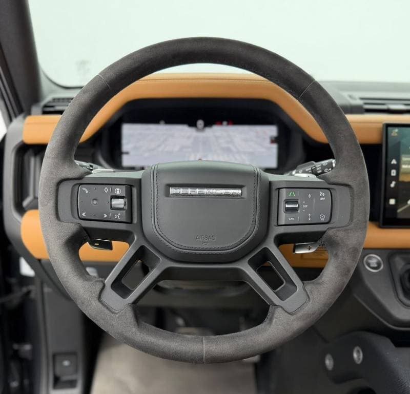 2024 Land Rover Defender 110 thumbnail 8