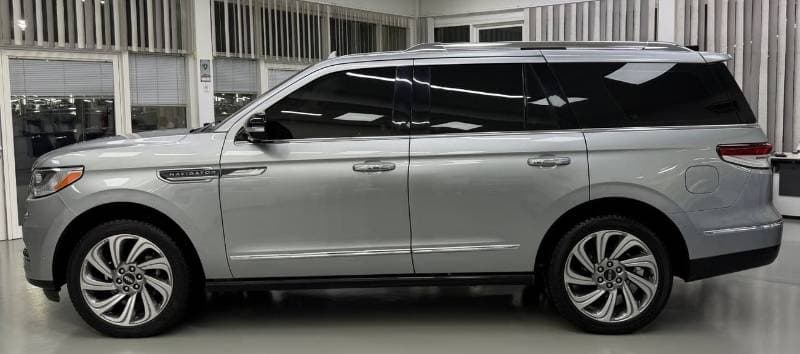 2022 Lincoln Navigator thumbnail 6