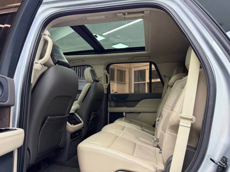 2022 Lincoln Navigator thumbnail 9