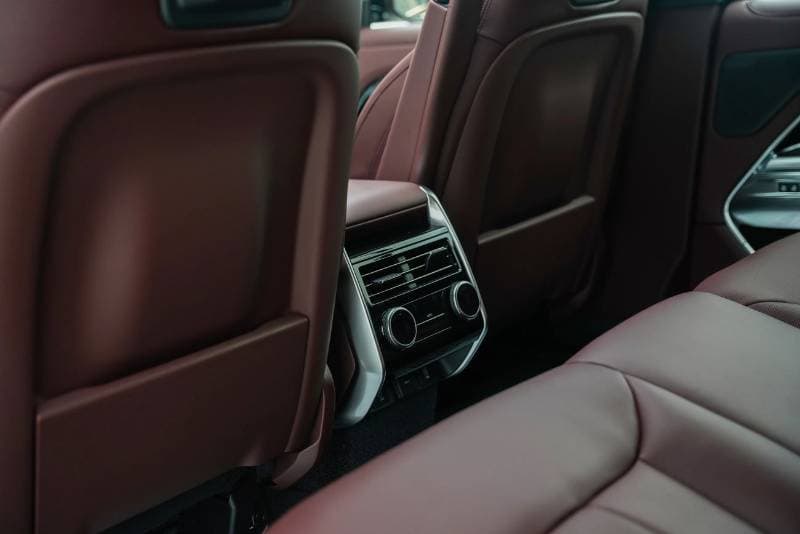 2026 Land Rover Range Rover thumbnail 8