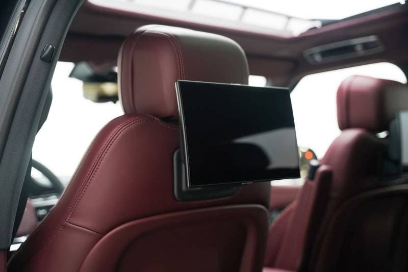 2026 Land Rover Range Rover thumbnail 10