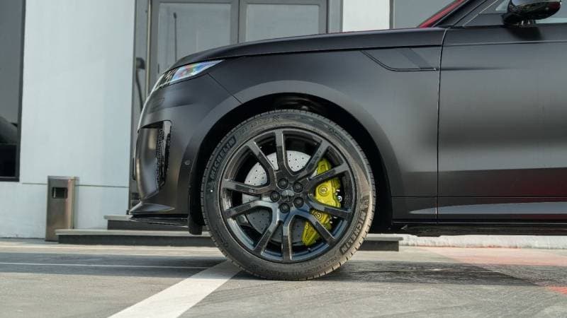 2027 Land Rover Range Rover Sport thumbnail 4