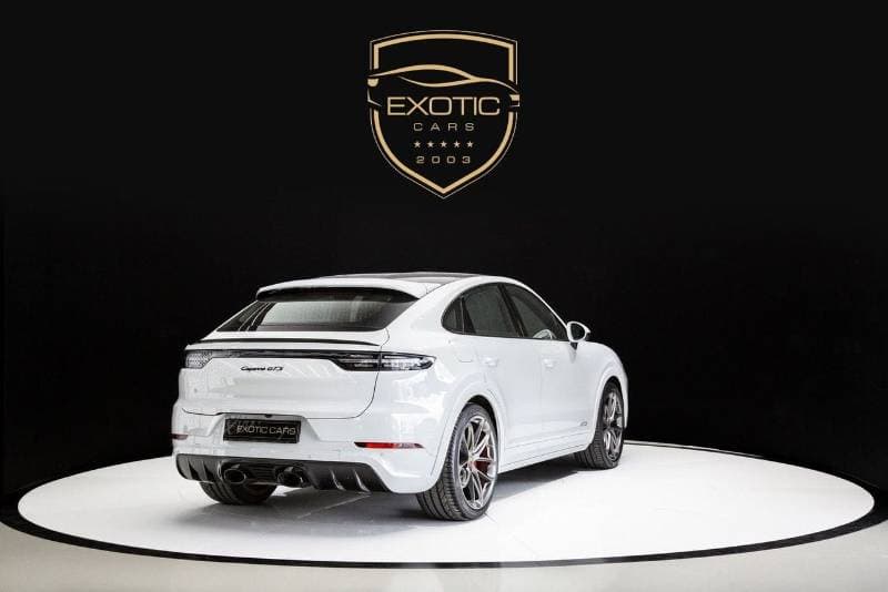 2023 Porsche Cayenne thumbnail 3