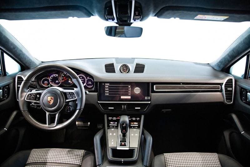 2023 Porsche Cayenne thumbnail 8