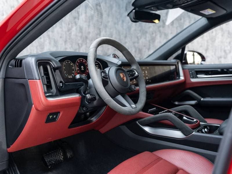2026 Porsche Cayenne thumbnail 10