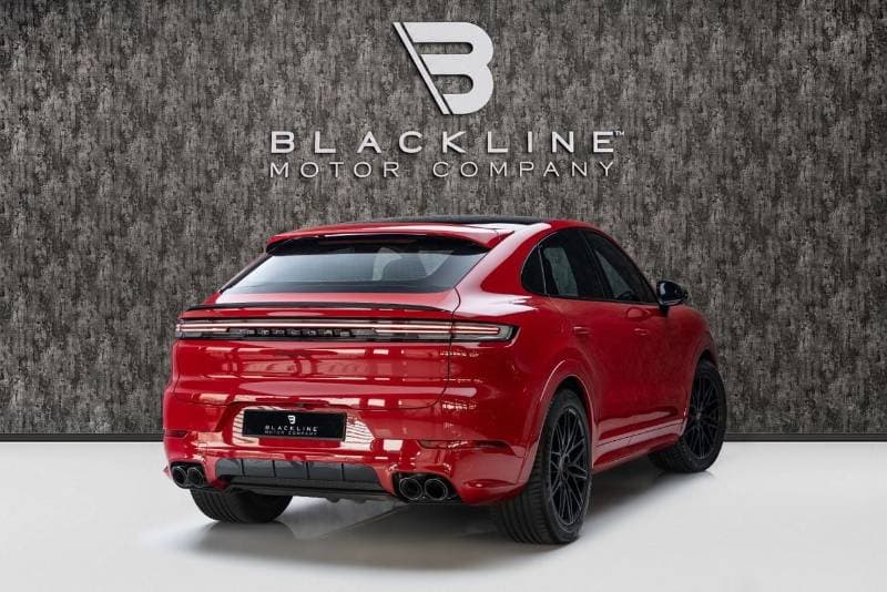2026 Porsche Cayenne thumbnail 3