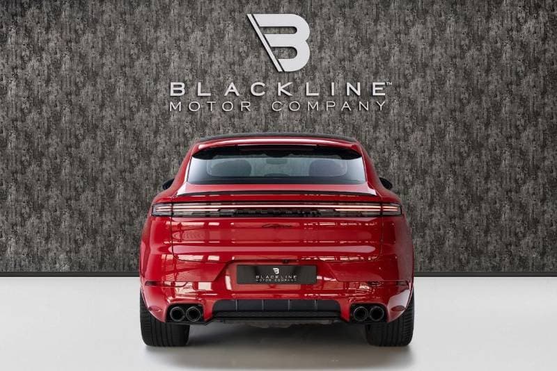 2026 Porsche Cayenne thumbnail 4