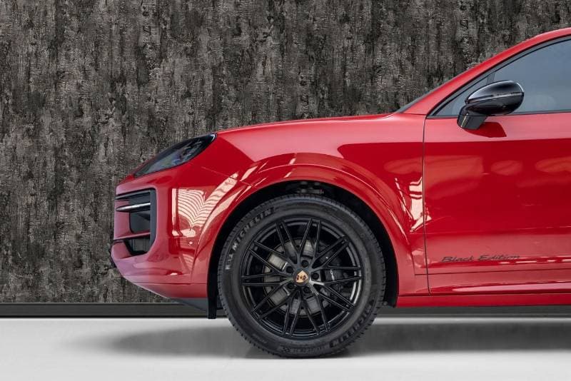 2026 Porsche Cayenne thumbnail 6