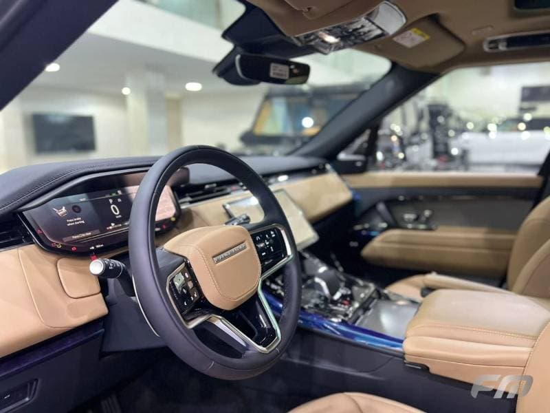 2026 Land Rover Range Rover Sport thumbnail 5
