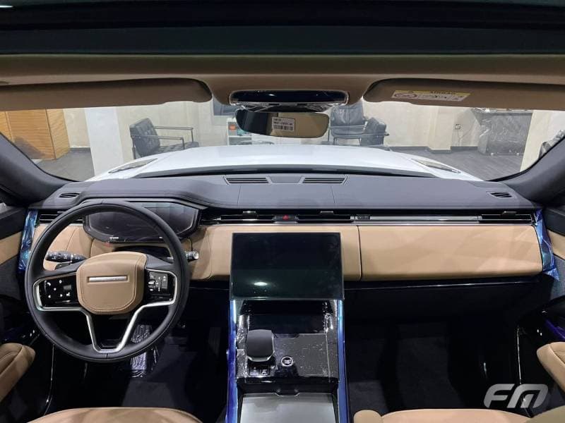 2026 Land Rover Range Rover Sport thumbnail 6