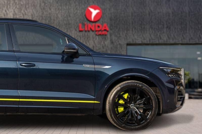 2023 Volkswagen Touareg thumbnail 8