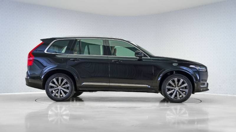 2025 Volvo XC90 thumbnail 3