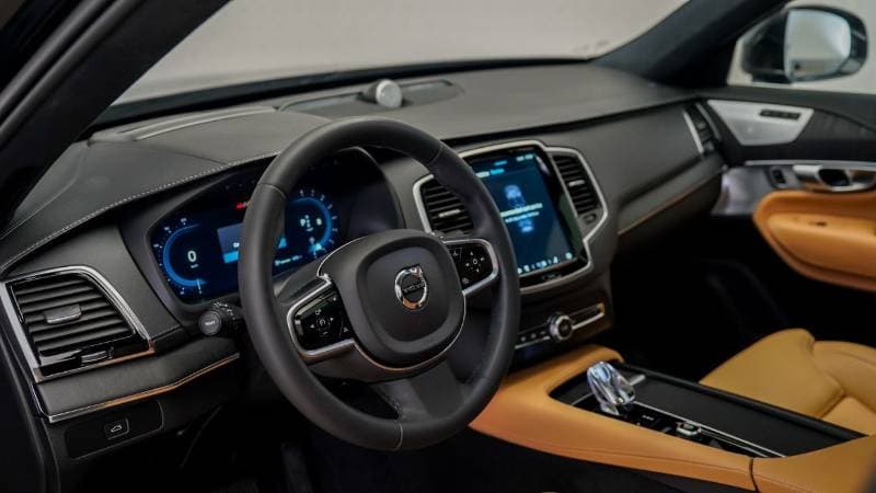 2025 Volvo XC90 thumbnail 4