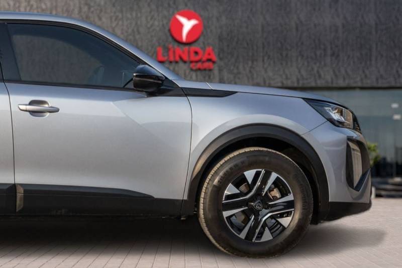 2025 Peugeot 2008 thumbnail 8