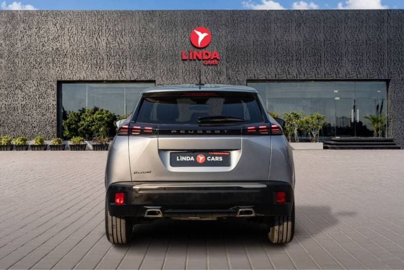 2025 Peugeot 2008 thumbnail 4