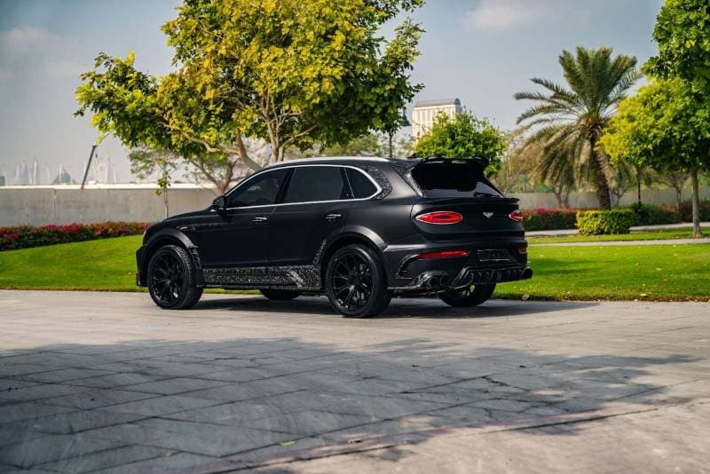 2023 Bentley Bentayga thumbnail 3