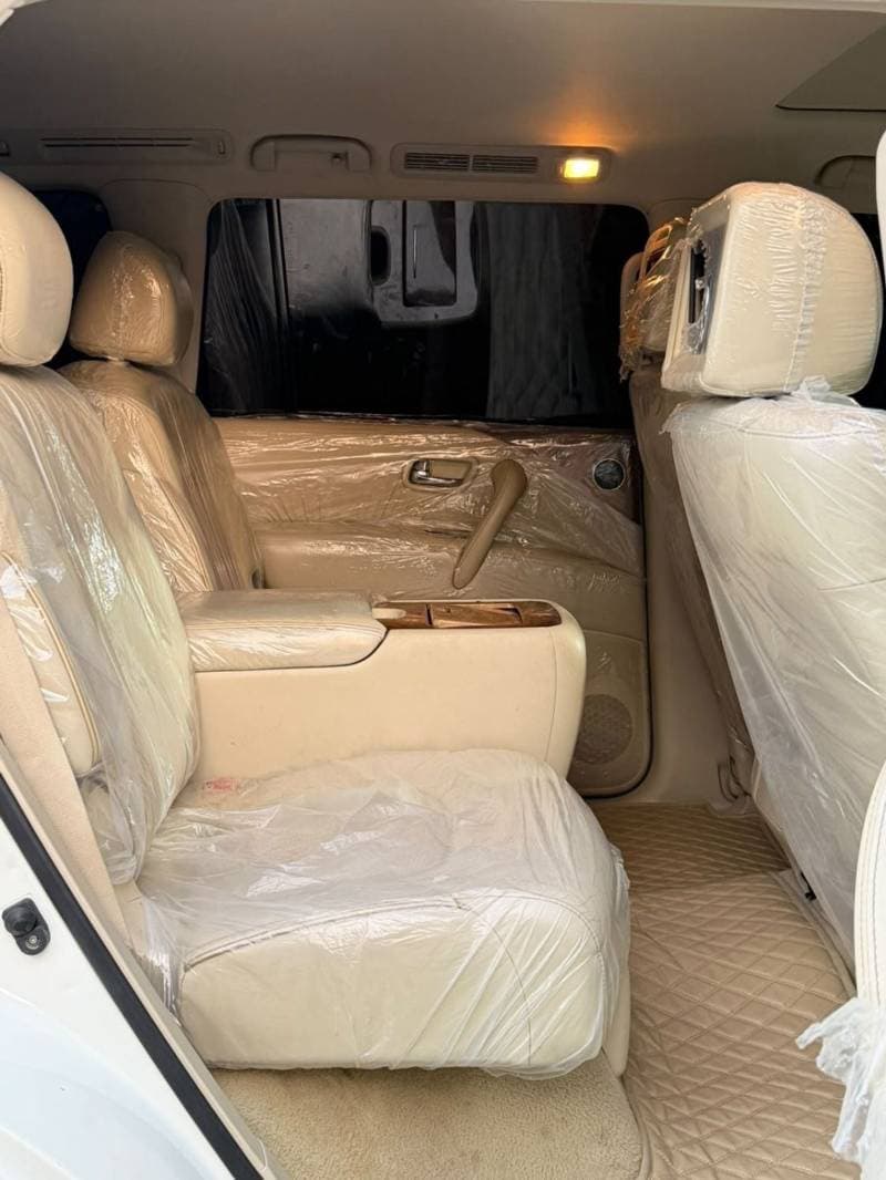 2014 Infiniti QX80 thumbnail 8