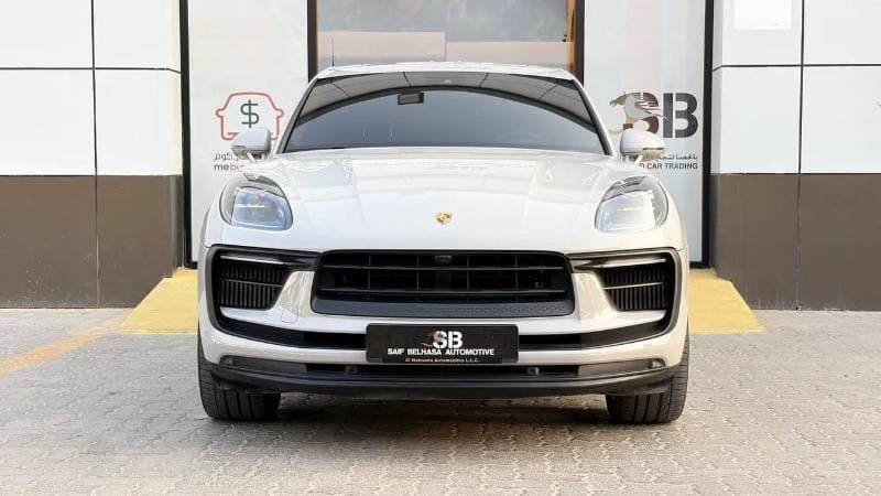 2023 Porsche Macan thumbnail 2