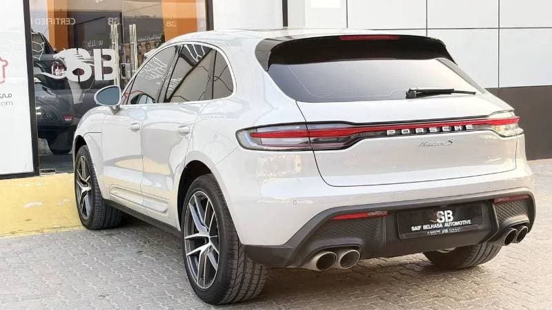 2023 Porsche Macan thumbnail 5