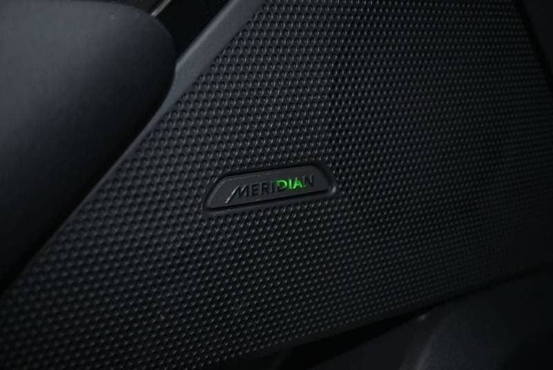 2025 Land Rover Range Rover Velar thumbnail 10