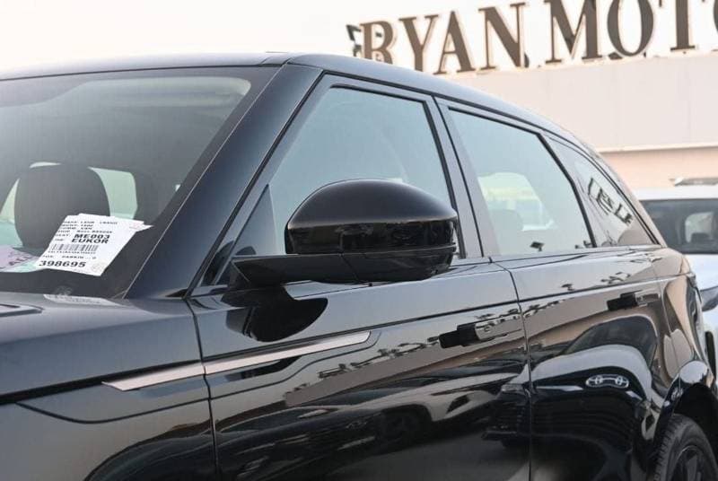 2025 Land Rover Range Rover Velar thumbnail 3