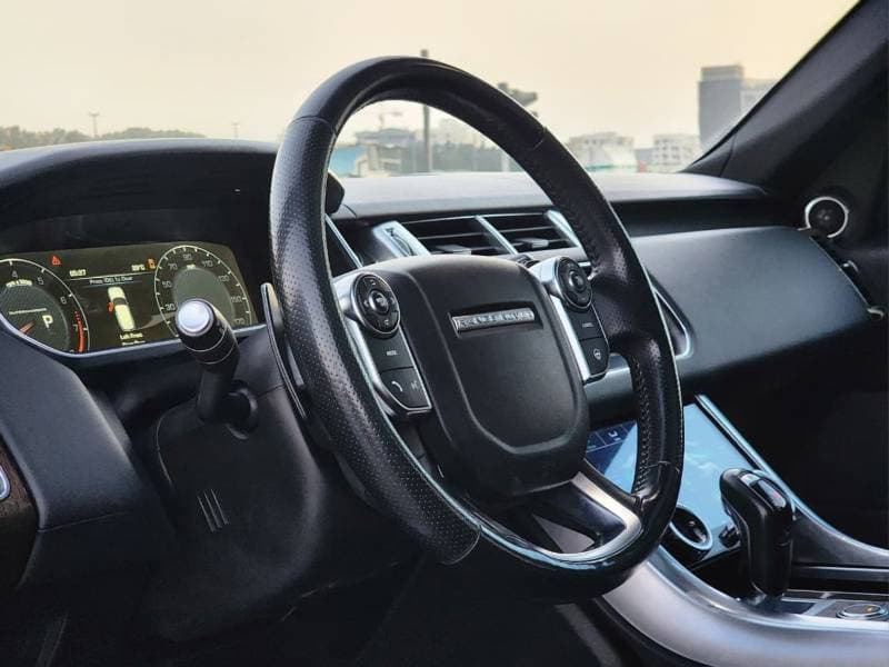 2016 Land Rover Range Rover Sport thumbnail 9