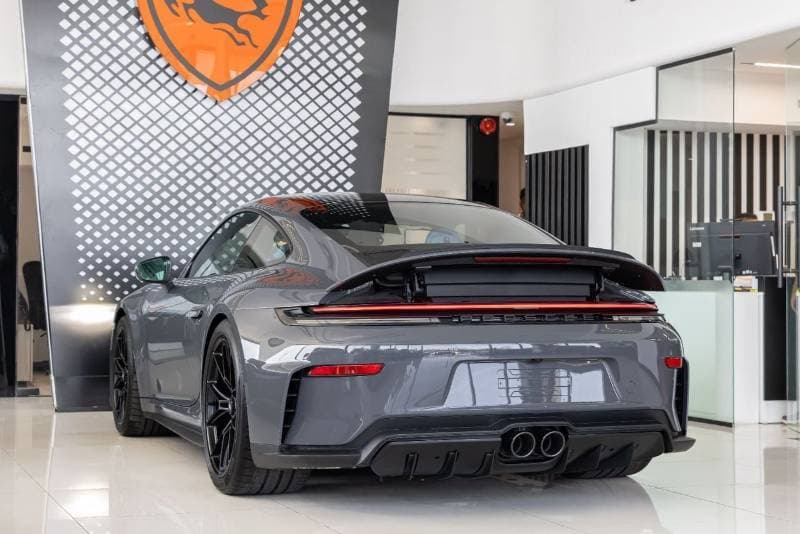 2026 Porsche 911 thumbnail 6