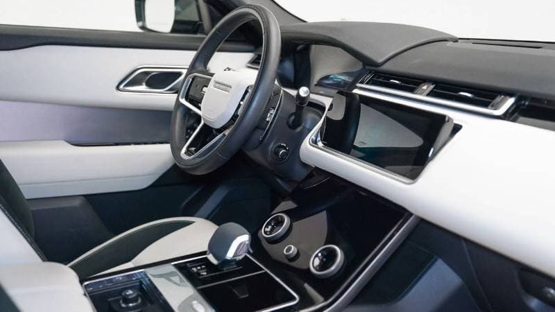 2023 Land Rover Range Rover Velar thumbnail 4