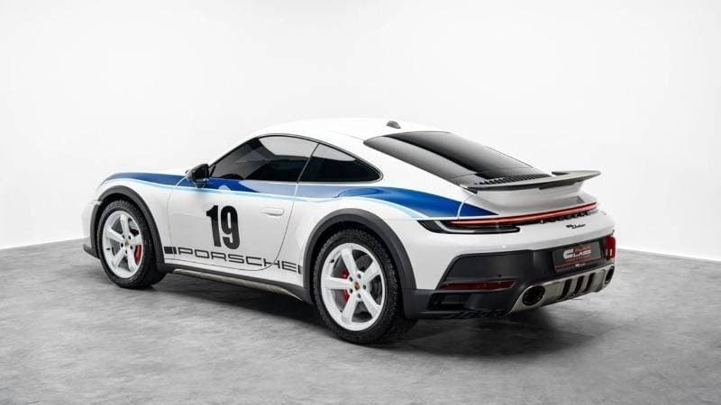 2023 Porsche 911 thumbnail 2