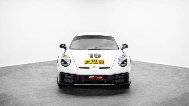 2023 Porsche 911 thumbnail 3