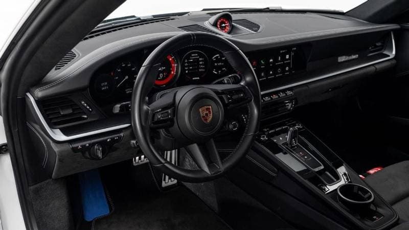2023 Porsche 911 thumbnail 9