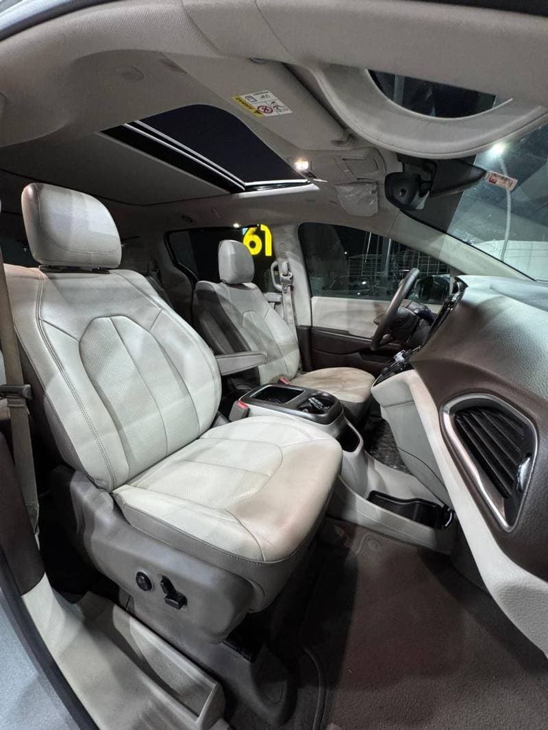 2018 Chrysler Pacifica thumbnail 10