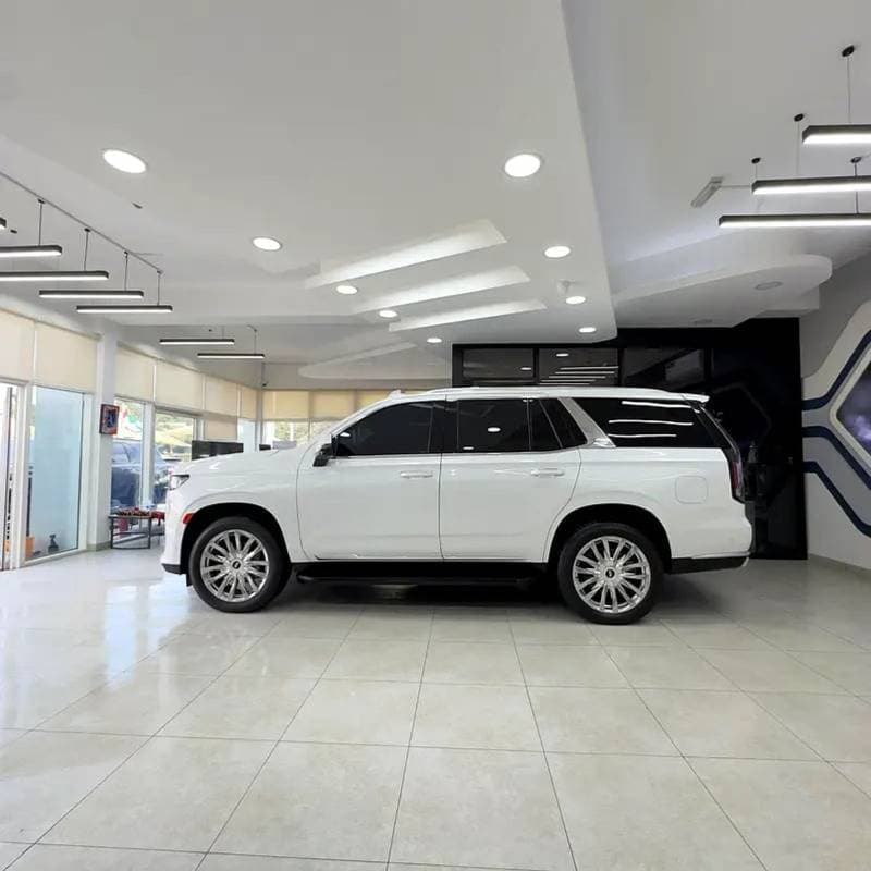 2024 Cadillac Escalade thumbnail 3