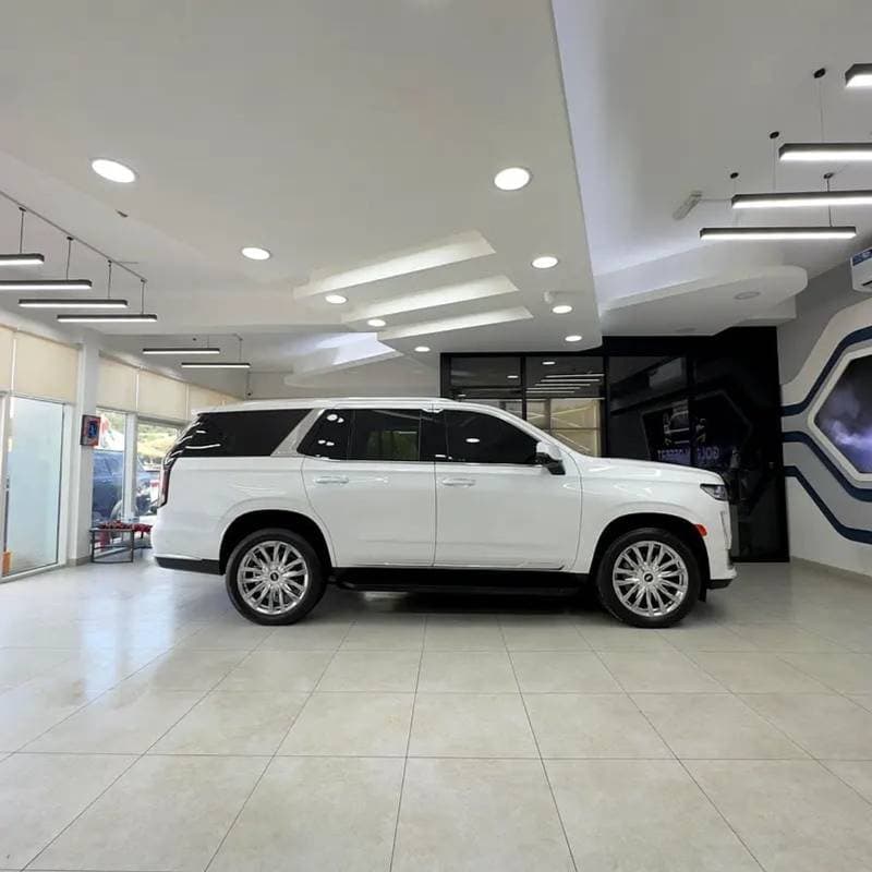2024 Cadillac Escalade thumbnail 4