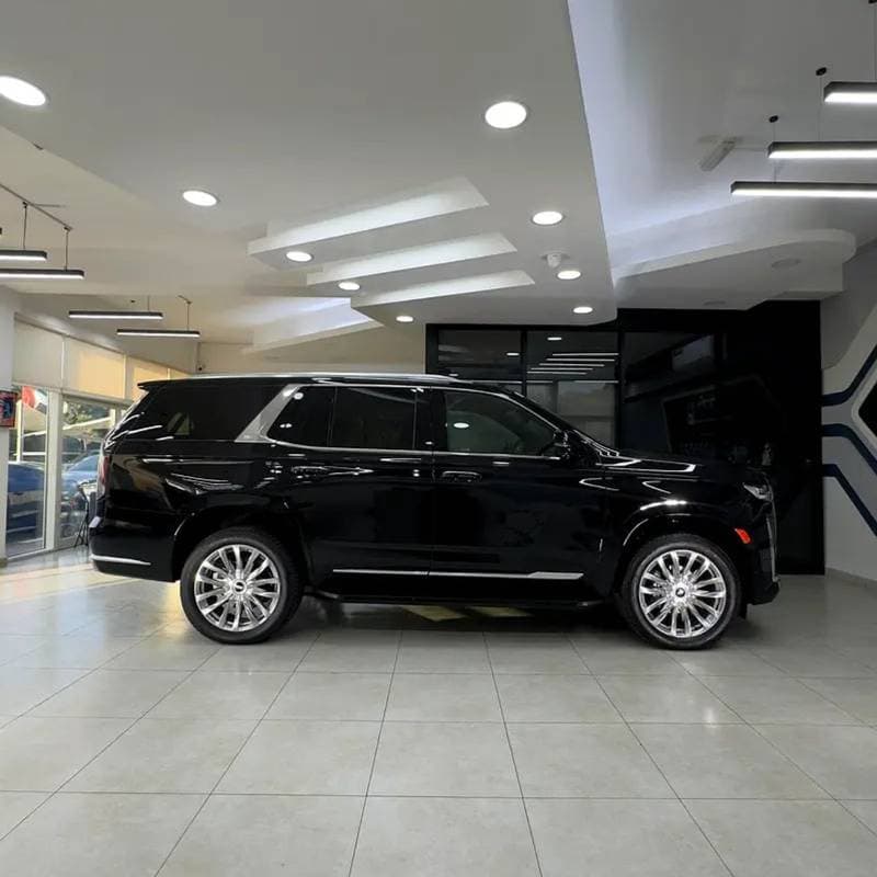 2024 Cadillac Escalade thumbnail 3