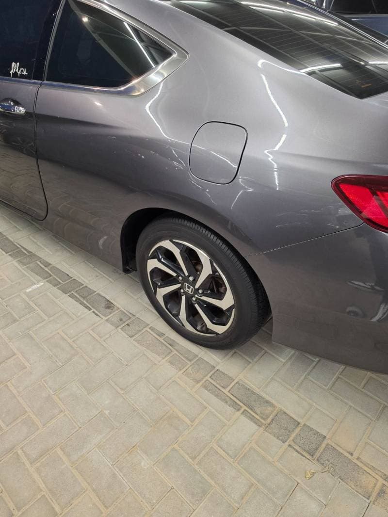 2016 Honda Accord Coupe thumbnail 9