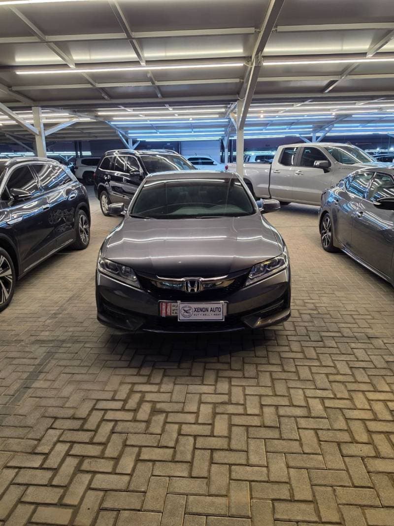 2016 Honda Accord Coupe thumbnail 2