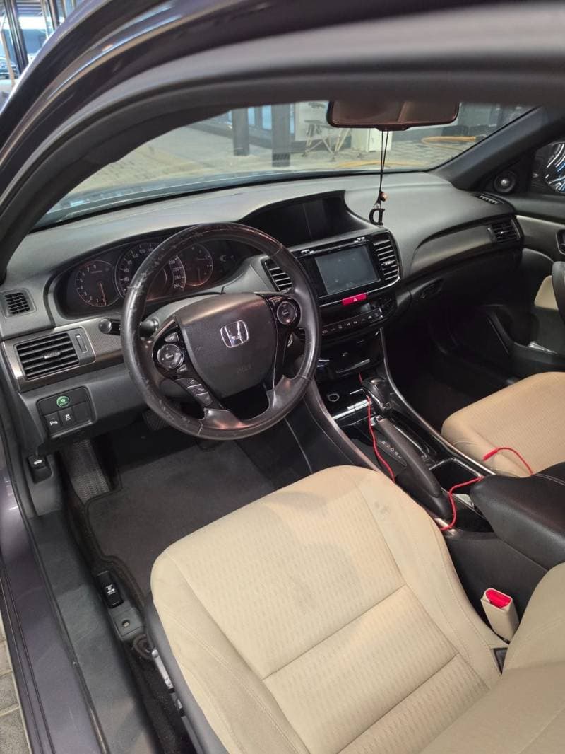 2016 Honda Accord Coupe thumbnail 10