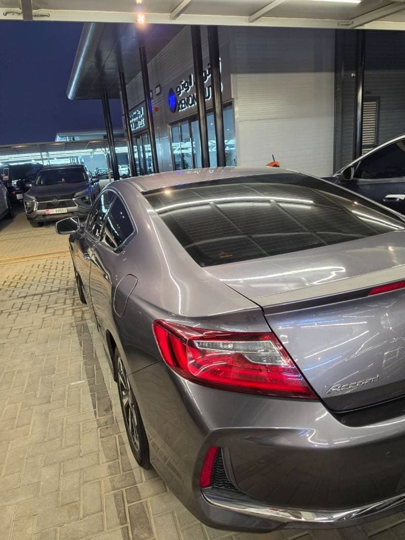 2016 Honda Accord Coupe thumbnail 6