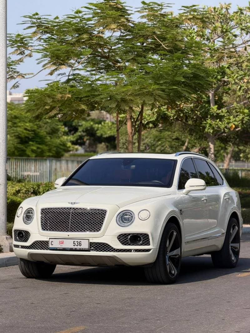2017 Bentley Bentayga thumbnail 3
