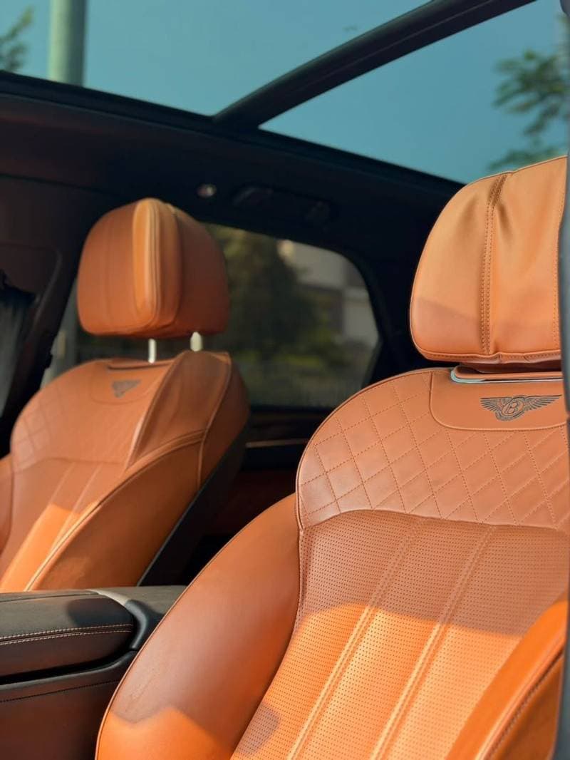 2017 Bentley Bentayga thumbnail 5