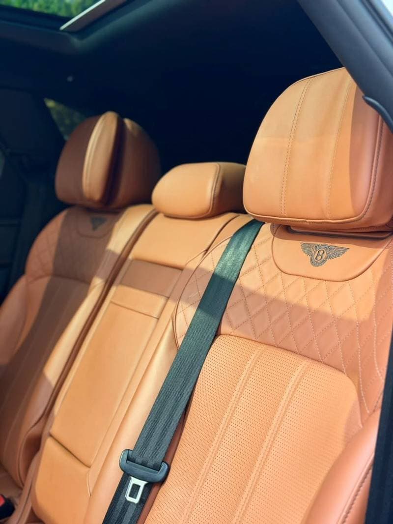2017 Bentley Bentayga thumbnail 10