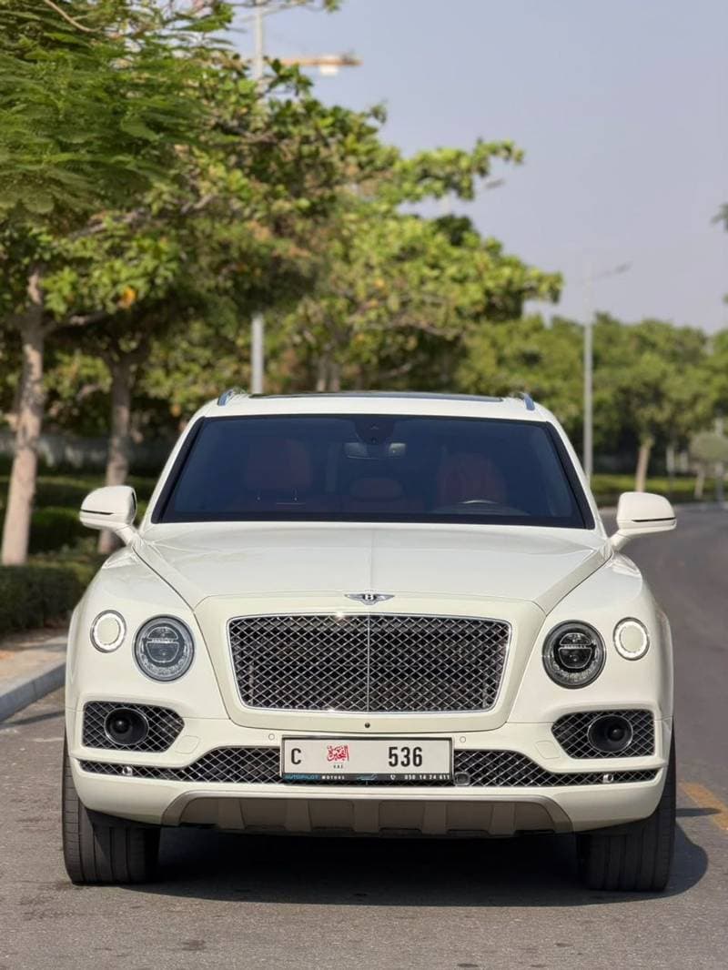 2017 Bentley Bentayga thumbnail 2