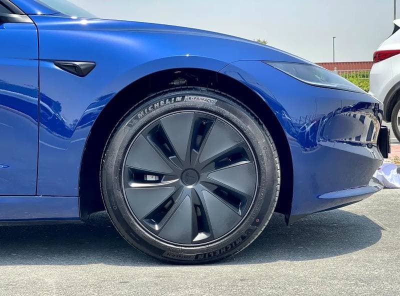 2024 Tesla Model 3 thumbnail 5