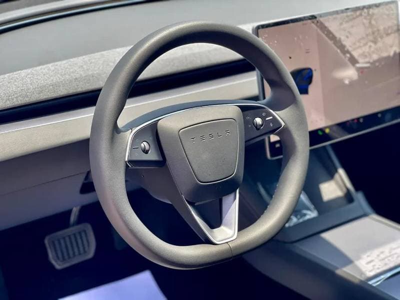 2024 Tesla Model 3 thumbnail 8
