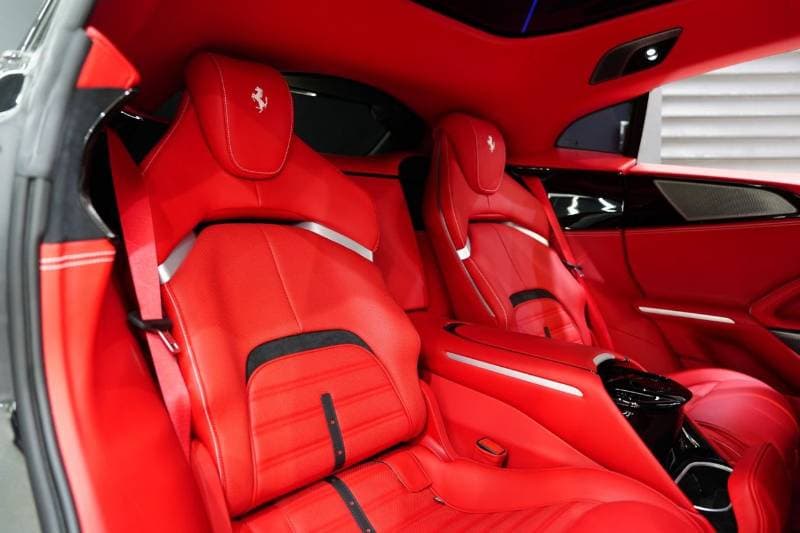 2025 Ferrari Purosangue thumbnail 10