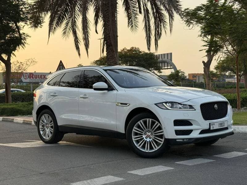 2017 Jaguar F-PACE thumbnail 2