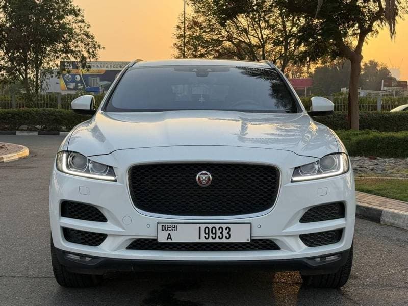 2017 Jaguar F-PACE thumbnail 3