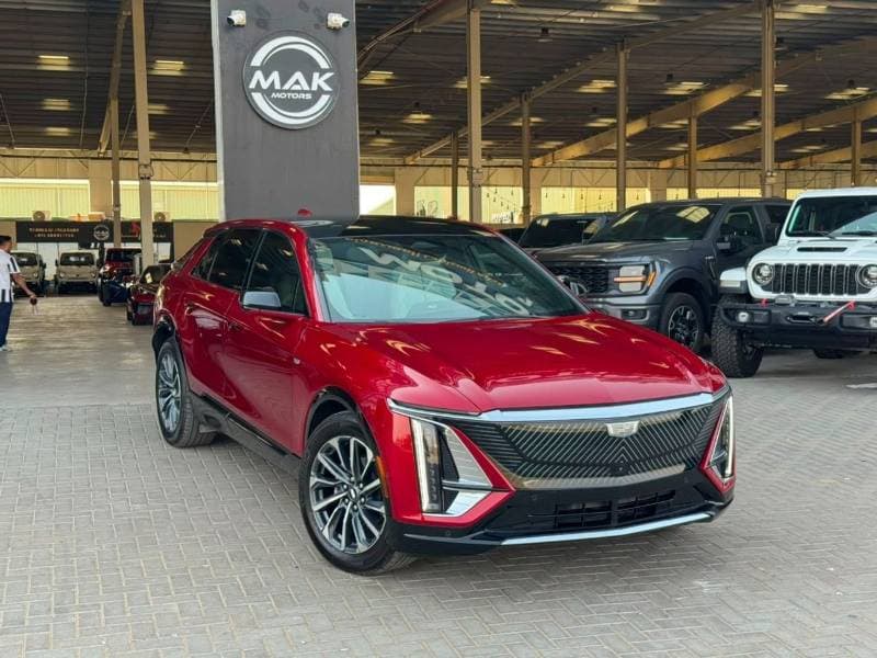 2024 Cadillac Lyriq thumbnail 2